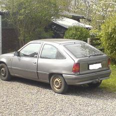 Opel kadett  solgt til skrot 