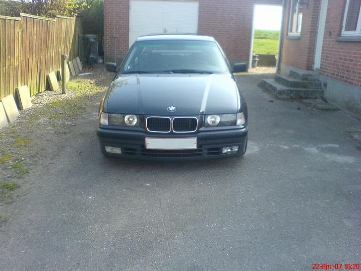 BMW 328i  aka 325i (SOLGT) - BMW!!! billede 2