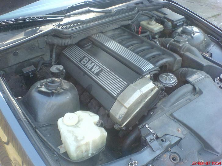 BMW 328i  aka 325i (SOLGT) billede 4