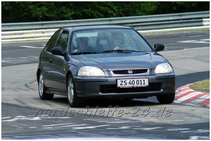 Honda Civic 1,5i LS - Rundt i den lille karusel. billede 2