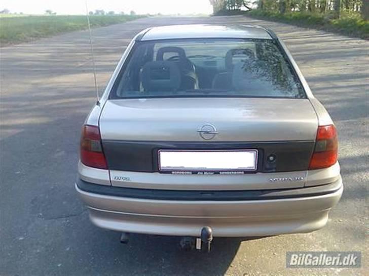 Opel Astra f Sedan (Slogt) billede 3