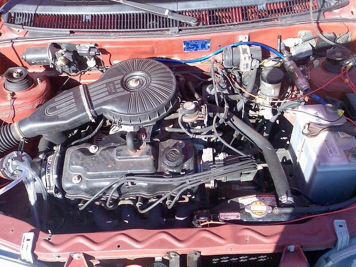 Suzuki Swift GSi (SOLGT) - Min symaskine motor :P (Har fjernet noget af luftfilteret så den brøler lidt mere :D) billede 12