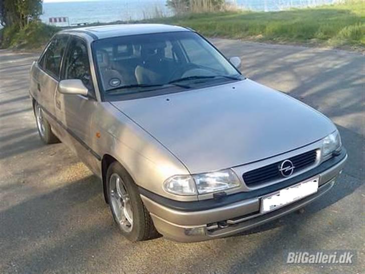 Opel Astra f Sedan (Slogt) billede 4