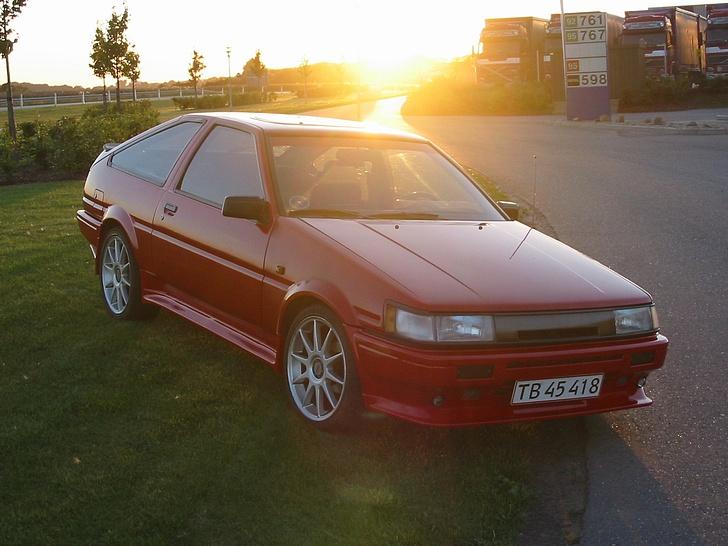 Toyota Corolla AE86 SOLGT - Sådan så den ud før. Det snyder lidt. billede 4