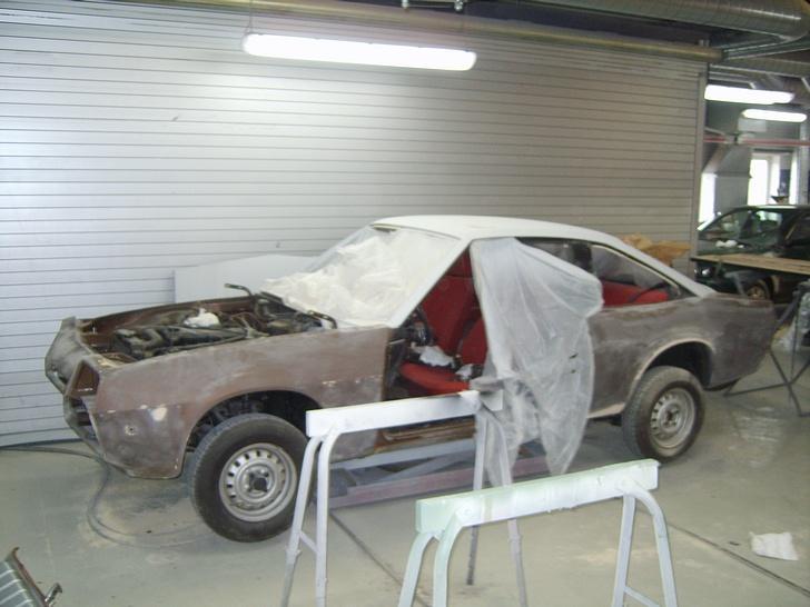 Opel Manta B - Ved maler billede 13