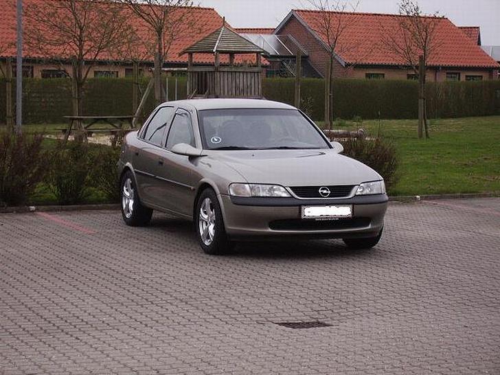 Opel vectra B 1.8i 16v SOLGT billede 6