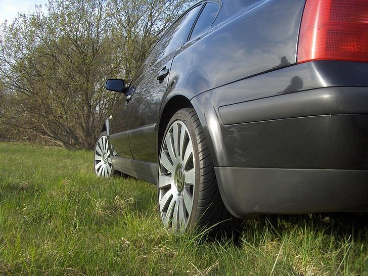 VW Passat (SOLGT)  billede 2