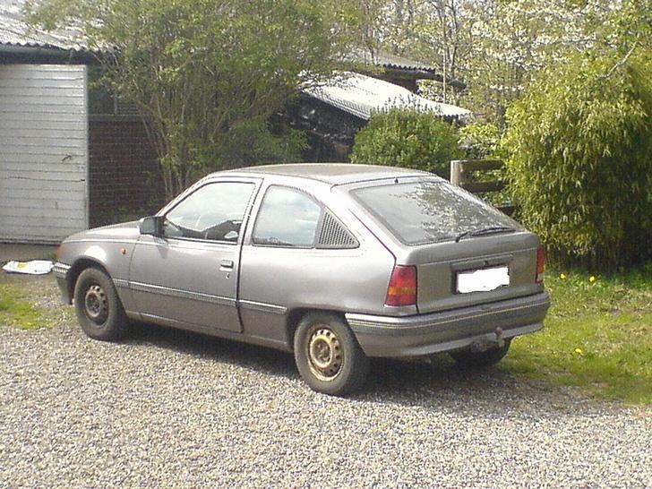 Opel kadett  solgt til skrot  billede 2