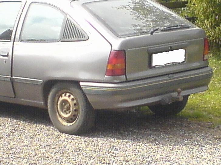 Opel kadett  solgt til skrot  billede 4