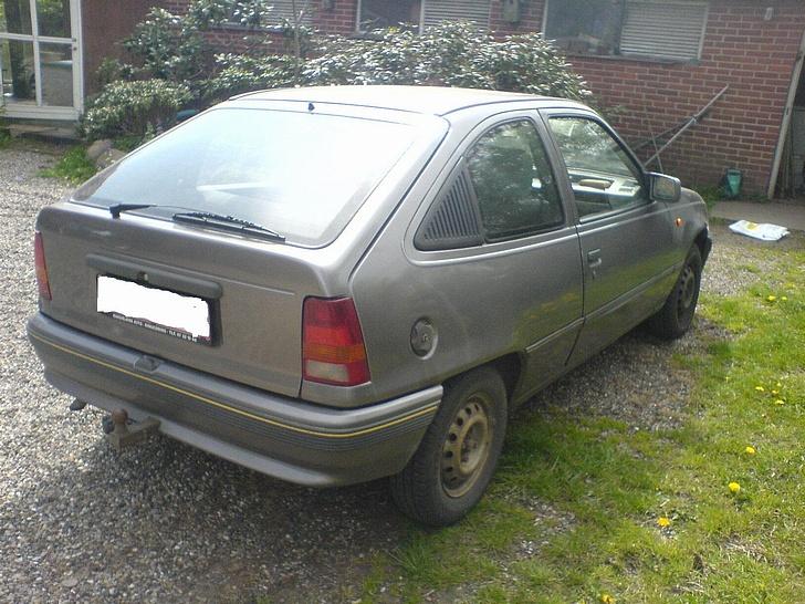 Opel kadett  solgt til skrot  billede 5