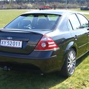 Ford Mondeo V6