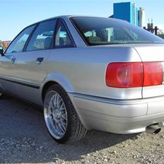 Audi 80 B4 (total skadet)