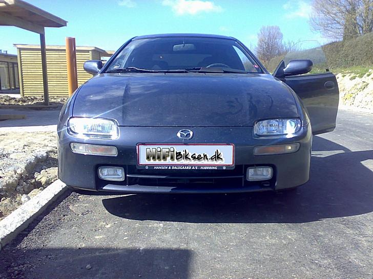 Mazda 323F BA - Og så Xenon i begge.. :D (sjovt nok) nu mangler jeg bare lige nogen andre Dioder.. billede 10