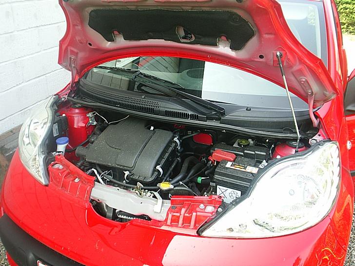 Peugeot 107 1,0  -Totalskadet- billede 4