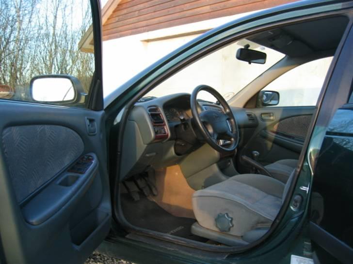 Toyota Avensis 2.0 Sol (solgt) billede 3