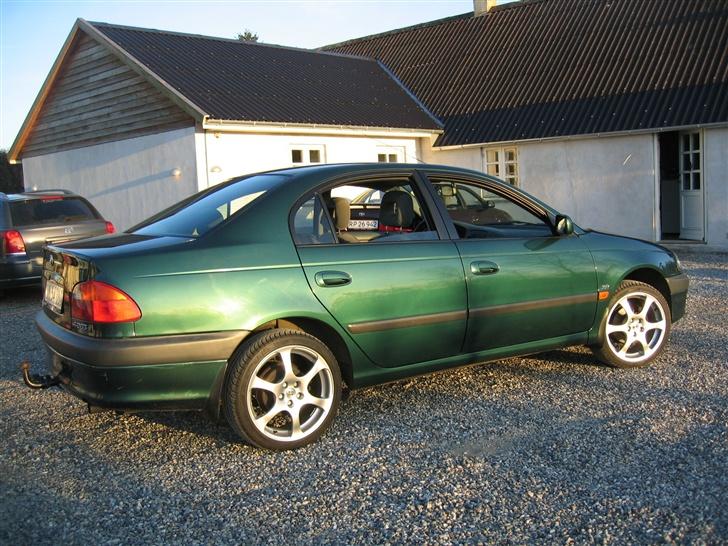 Toyota Avensis 2.0 Sol (solgt) billede 4