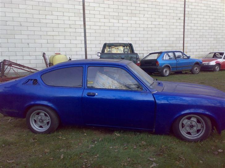 Opel Kadett C coupe (solgt) - Reservedels bilen fra siden med de 13" ats fælge billede 4