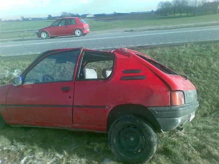 Peugeot 205 DØD billede 1