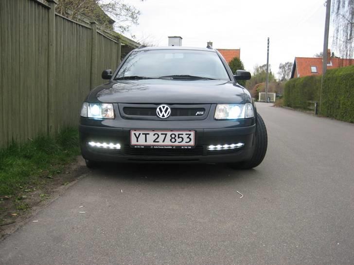 VW Passat TDI SOLGT - Så kom der S6 led kørelys på bilen billede 1