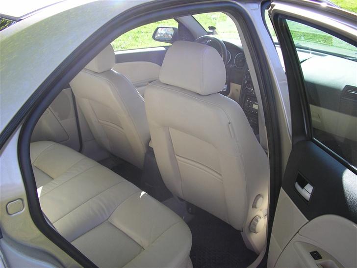 Ford mondeo 2,5 v6 ghia - læder stuen billede 4