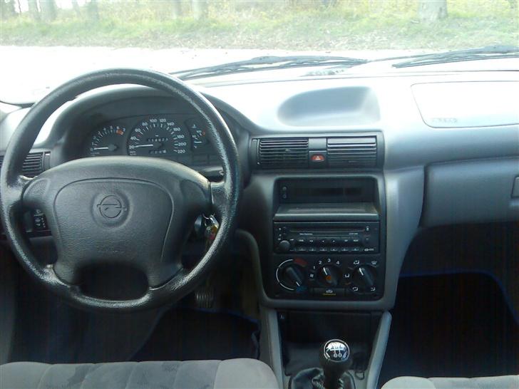 Opel Astra f Sedan (Slogt) - den gamle og originale radio billede 8