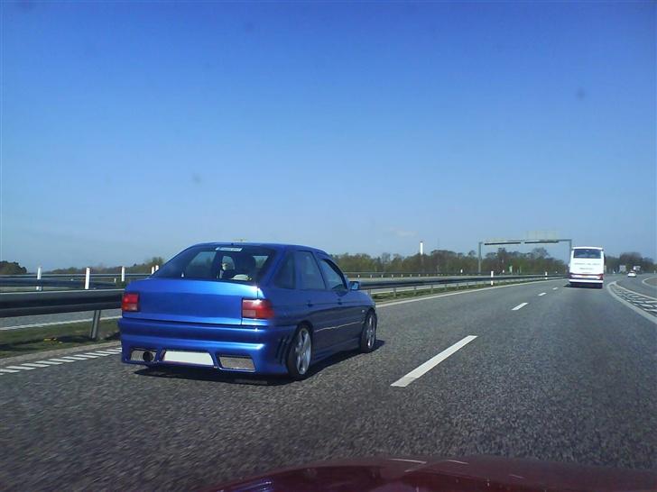 Ford escort 1,8 16v *Solgt* billede 2