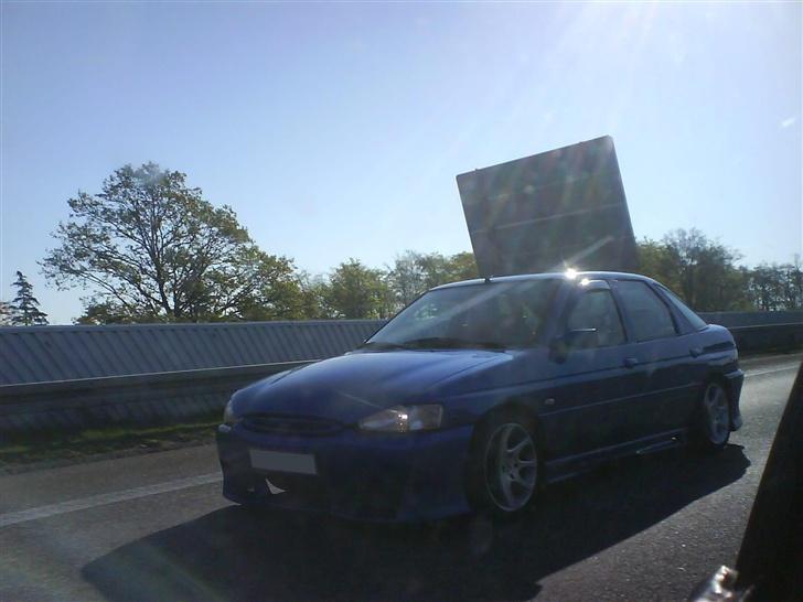 Ford escort 1,8 16v *Solgt* billede 3