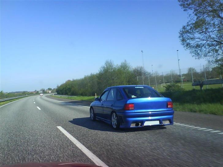 Ford escort 1,8 16v *Solgt* billede 4