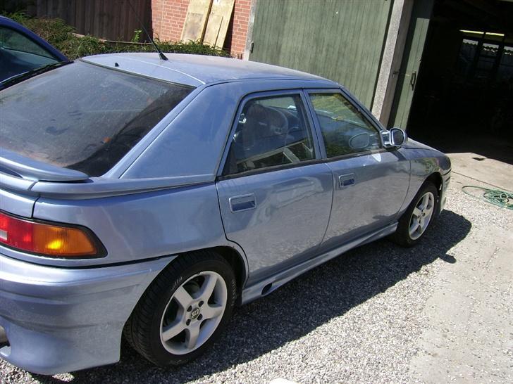 Mazda ...::323 F::... solgt billede 2