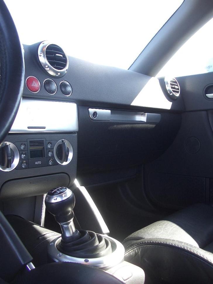 Audi TT Coupé [SOLGT] - Klima selvfølgelig og dejlig stilren kabine billede 9