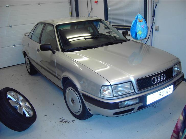 Audi 80 B4 (total skadet) - den dag jeg fik den hjem, godt nok morfar... billede 7