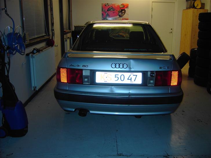 Audi 80 B4 (total skadet) - ja os den dag jeg fik den hjem, en lille bule skulle ordnes :) billede 8