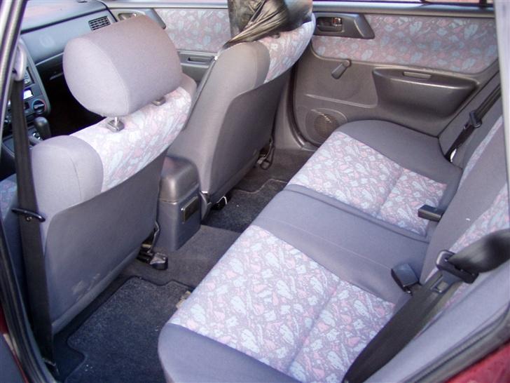 Toyota carina e solgt billede 2