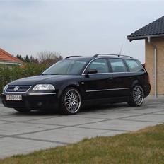 VW PASSAT -130hk- Solgt