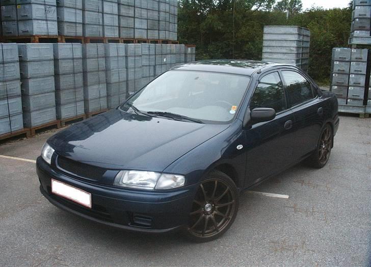 Mazda 323 BA Sedan Solgt billede 4