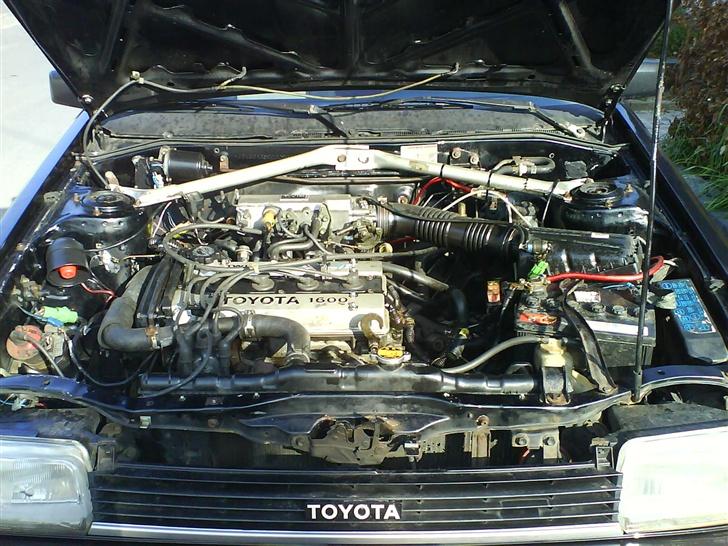 Toyota corolla gt (ae82)  - gammel twinner.. trækker til den brækker ;) billede 4