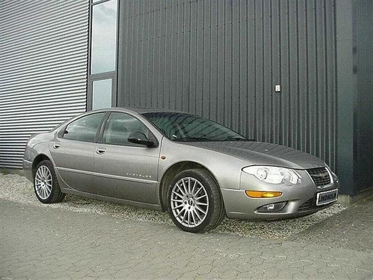 Chrysler 300M - Her med 18" fælge som nu er solgt til fordel for 20" billede 5