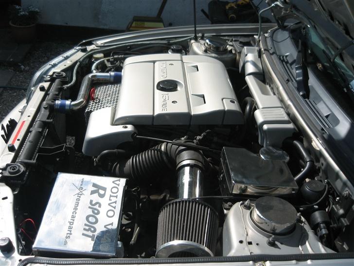 Volvo V40 CarZone "Solgt" - motorrummet hvor der også er lavet lidt billede 12