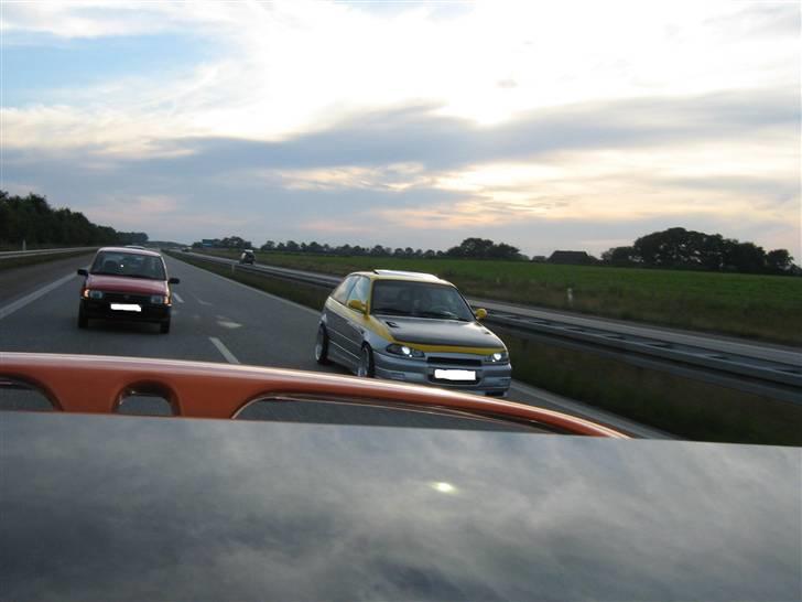 Suzuki Alto ( Solgt ) - Motorvej. Miss Gsi og Niels M ,Bjarne M tager billede billede 9