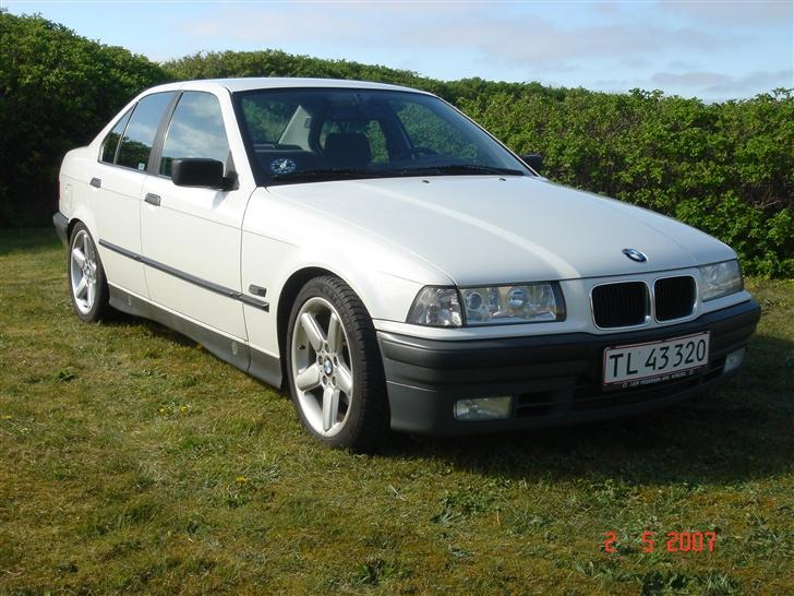 BMW E36 316i SOLGT billede 1
