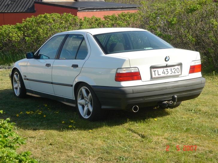 BMW E36 316i SOLGT billede 4