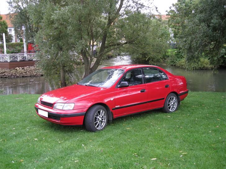 Toyota Carina E billede 4