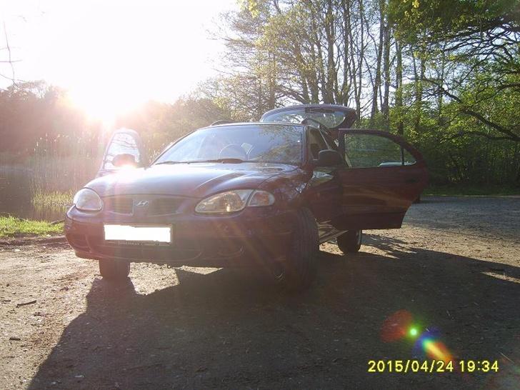 Hyundai Elantra Stc  - Den fine front, dog lidt svær at se for solen... billede 2