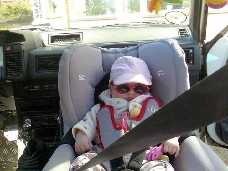 Hyundai Elantra Stc  - Her er så min nye co-pilot, min datter malou på lidt over tre måneder. (Billedet er fra vores gamle bil) billede 10