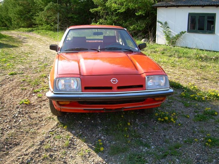 Opel Manta B (solgt) billede 3