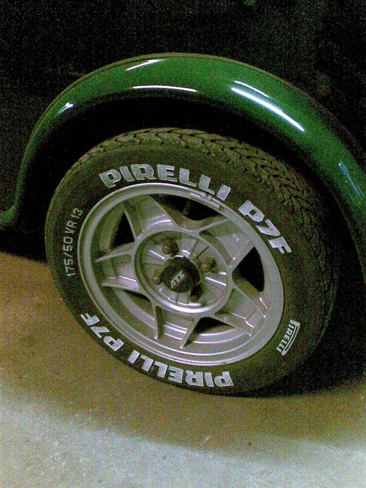 Austin-Morris Mini cooper 1275 Højrestyret - Dejlige Old School fælge (nu med nye dæk) ;) billede 7