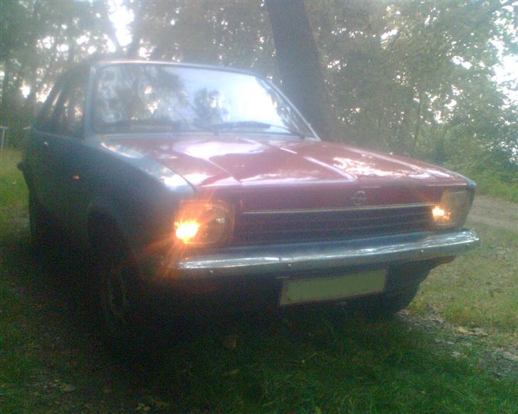 Opel Kadett C sedan (I pit) "Mette" - En tur i skoven billede 4