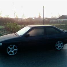 Ford Escort 1,8i Sport (SOLGT)