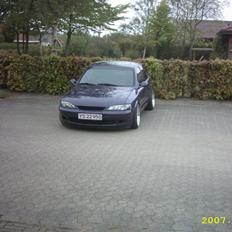 Opel Vectra B 2.5 V6