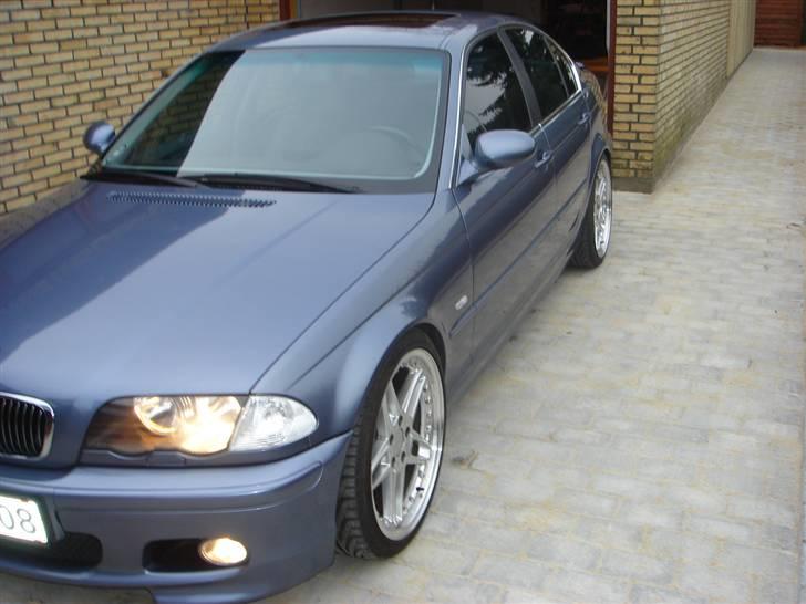 BMW E46 328I Solgt! billede 2
